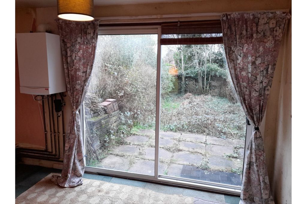Property photo 2 of 9