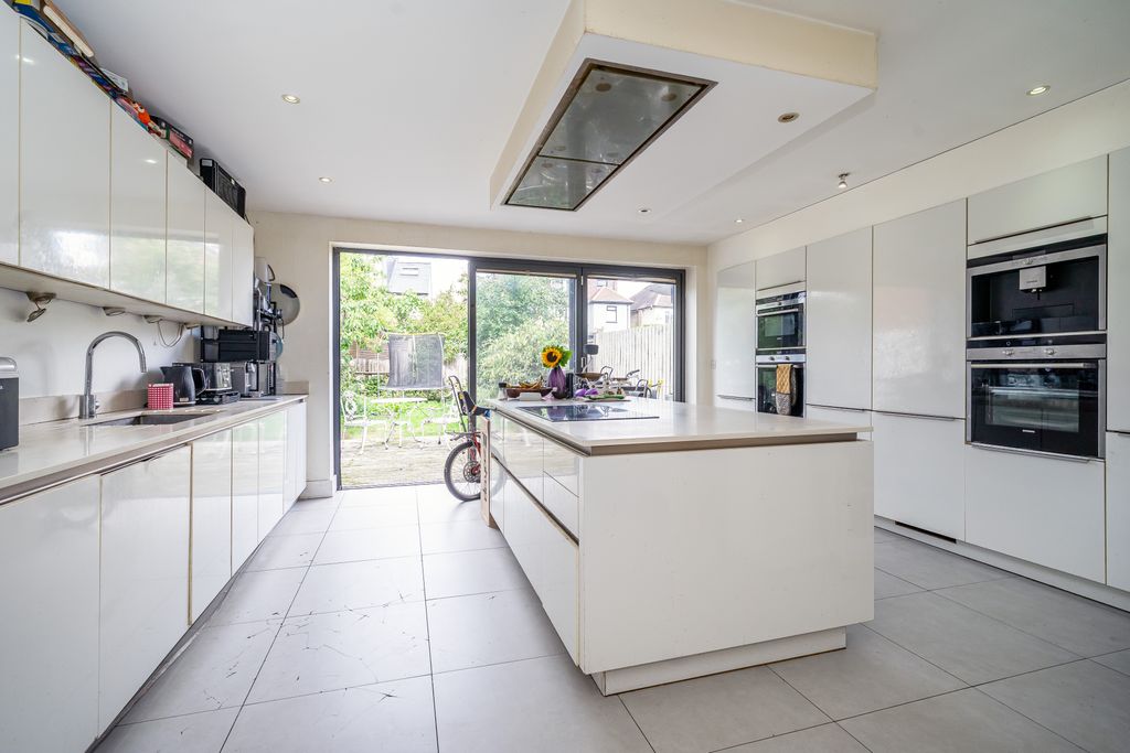 Property photo 2 of 29 2