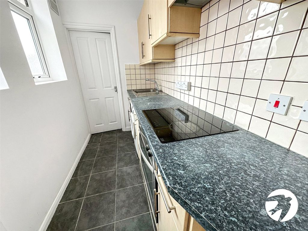 Property photo 2 of 8 Kitchen