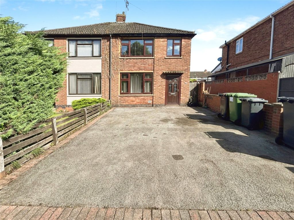 Property photo 1 of 17 Outside