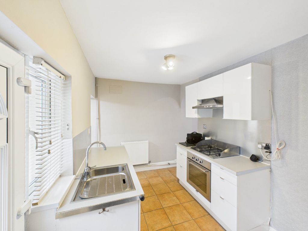 Property photo 3 of 12 4800716