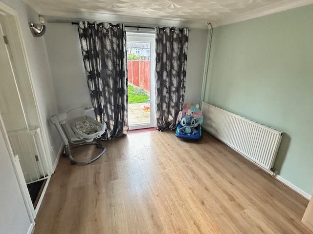 Property photo 3 of 10 Lounge