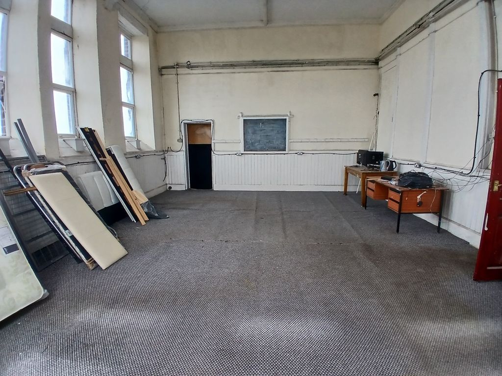 Property photo 3 of 4