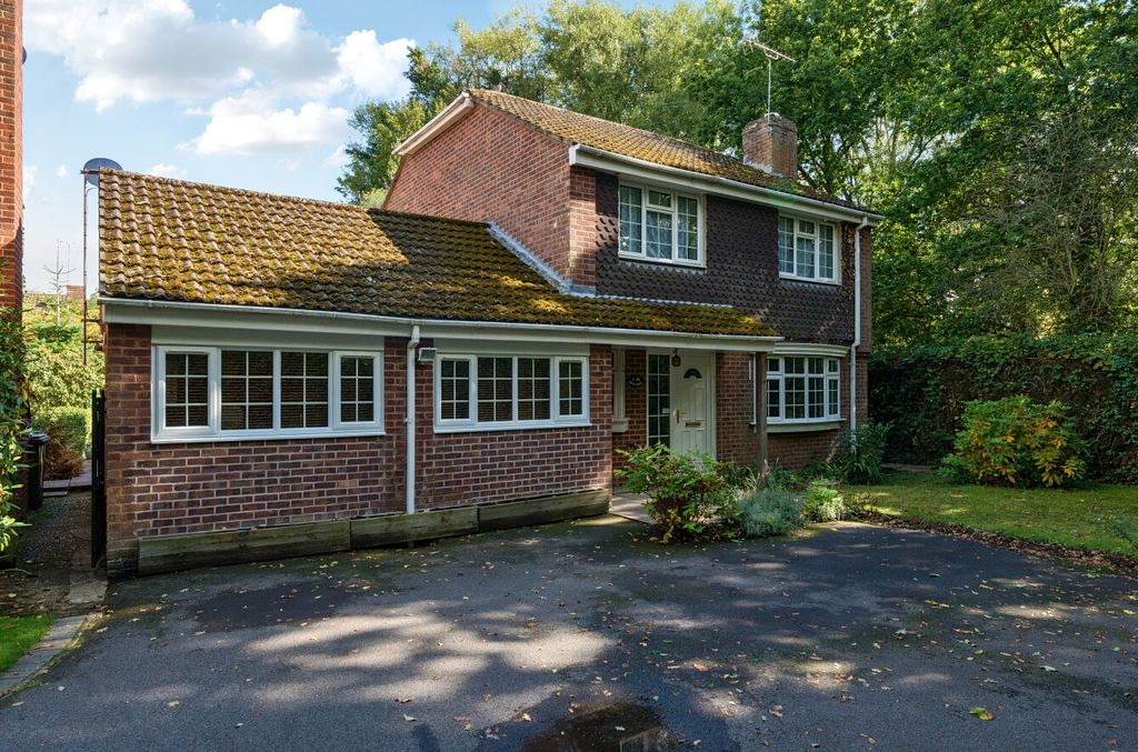 Property photo 1 of 14 1349302-4-68B9c67...