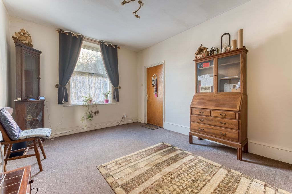Additional image 5 of 2 bed flat for saleMagdalen Street, Eye IP23