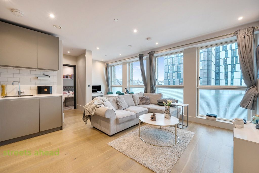 Property photo 2 of 16 32A500d1-09E6-421...