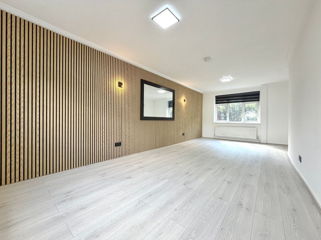 Property photo 1 of 44