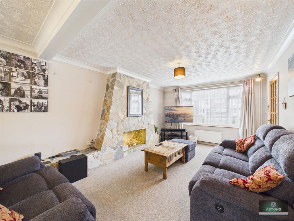 Property photo 2 of 19 Cam02067G0-Pr0220-Still001.Jpg