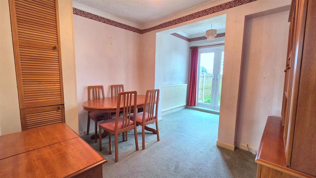 Property photo 3 of 14 Dining Room
