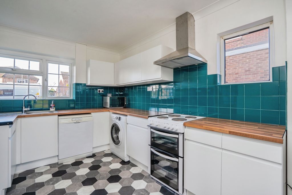 Property photo 2 of 18 Kitchen