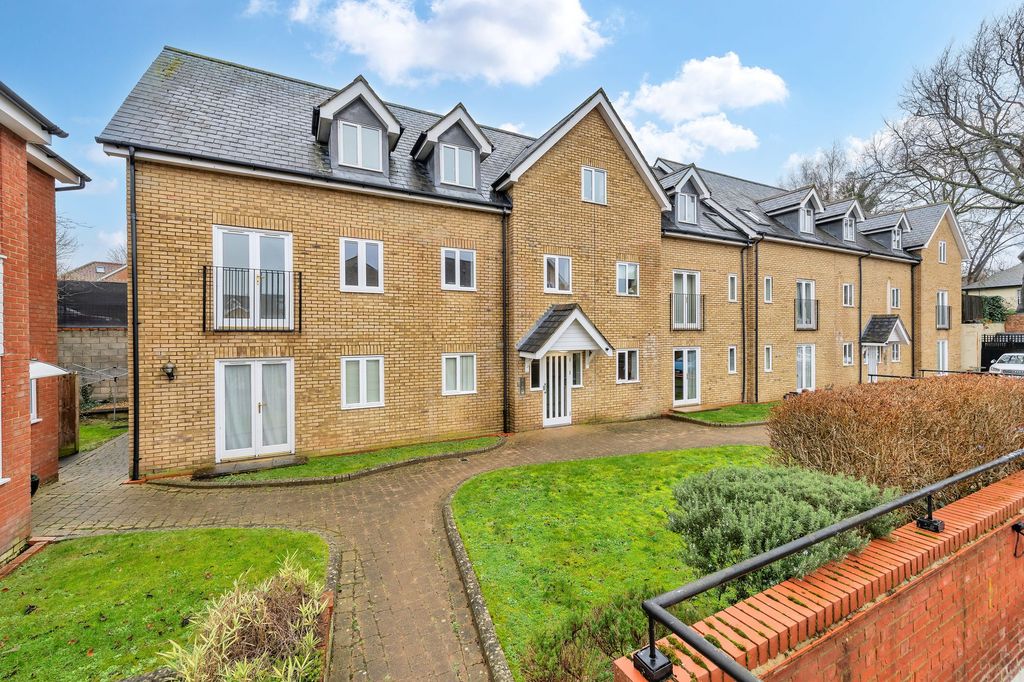 Property photo 1 of 9