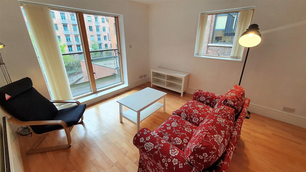 Property photo 2 of 27