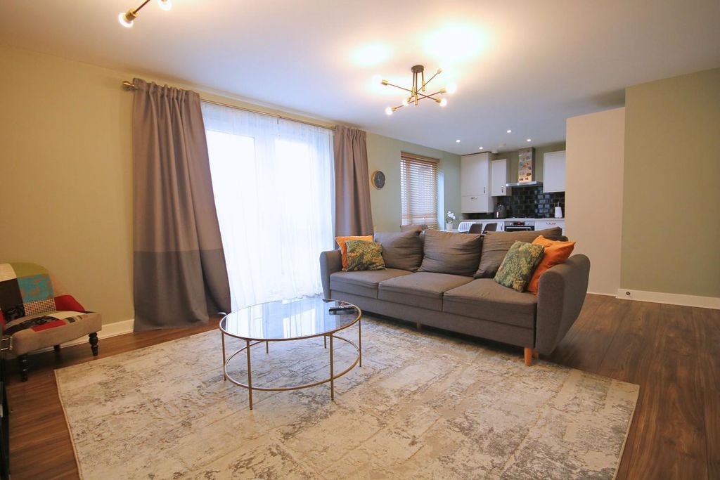 Property photo 2 of 15 liv1 (42).Jpg