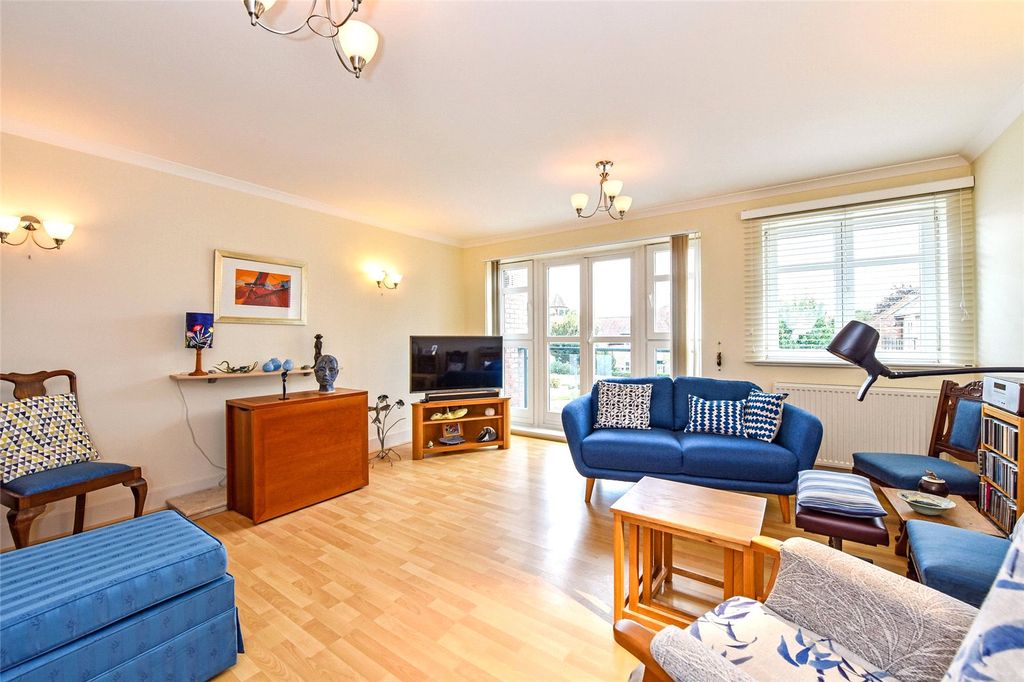 Property photo 2 of 11 Sitting Room