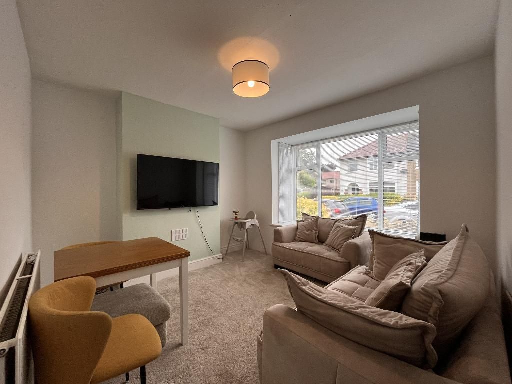 Property photo 2 of 11 Lounge