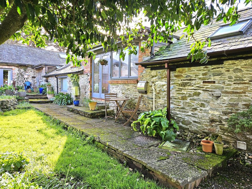 Property photo 3 of 13 Photo