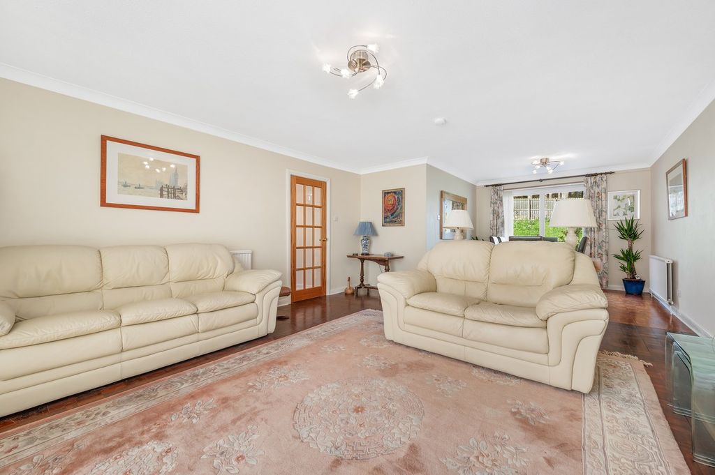 Property photo 3 of 34