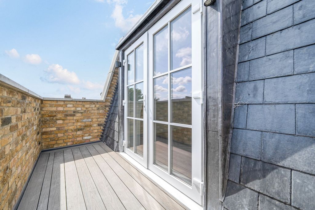 Property photo 3 of 21