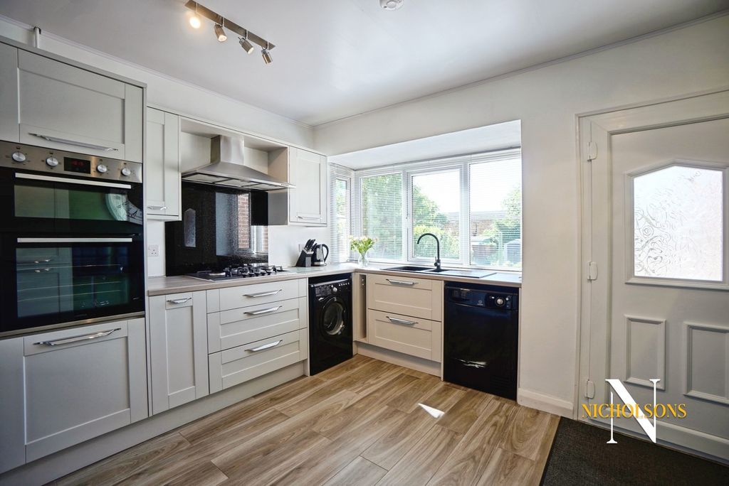Property photo 2 of 21 3934472