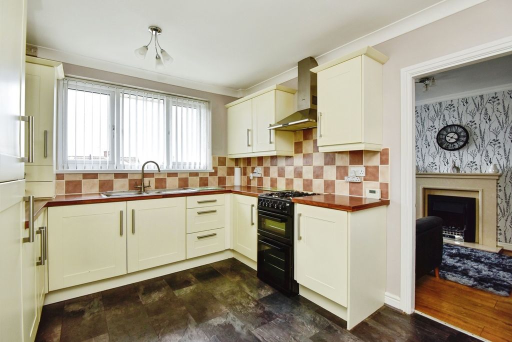 Property photo 3 of 18 Pbox-Img.Jpg