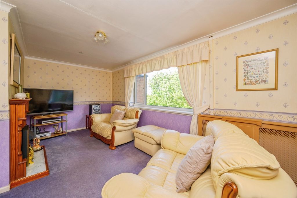 Property photo 3 of 20