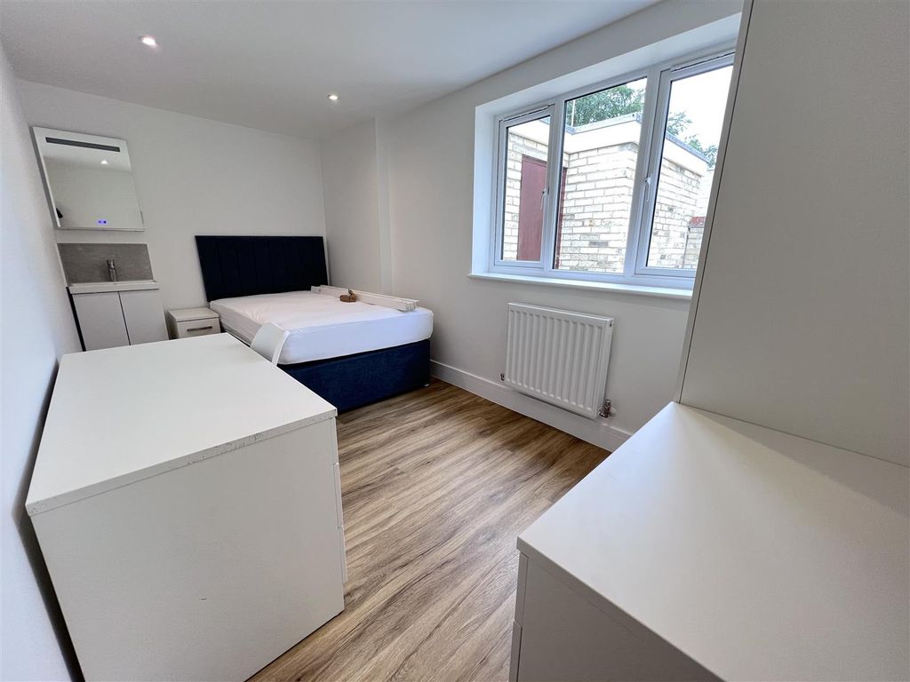 Property photo 1 of 8 Rm 10.Jpg