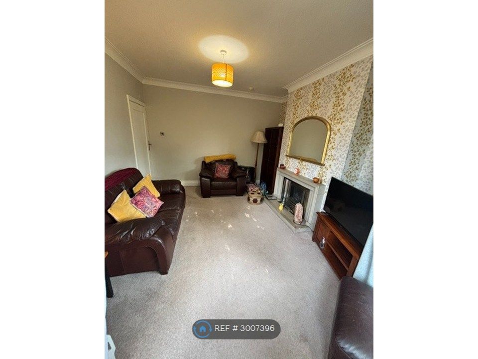 Property photo 3 of 14 Lounge