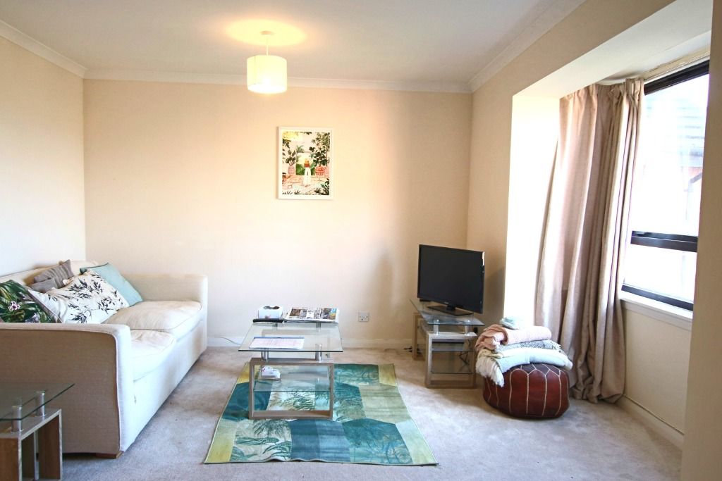 Property photo 3 of 12 Photo 4