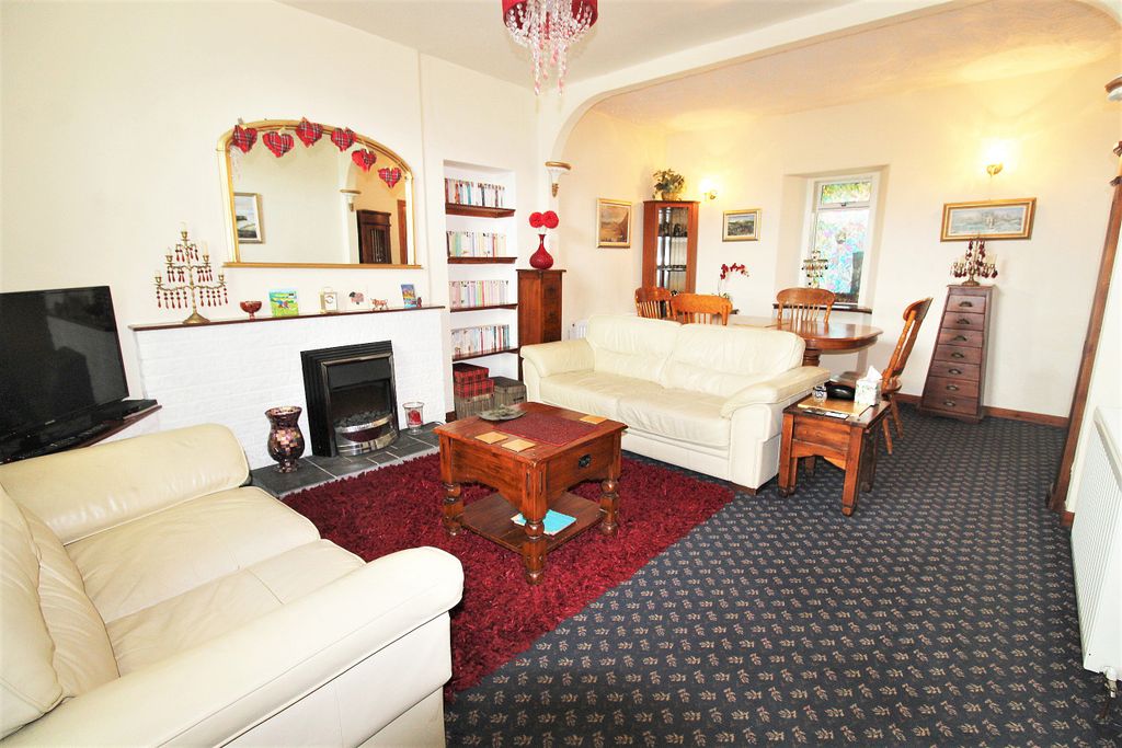 Property photo 2 of 25