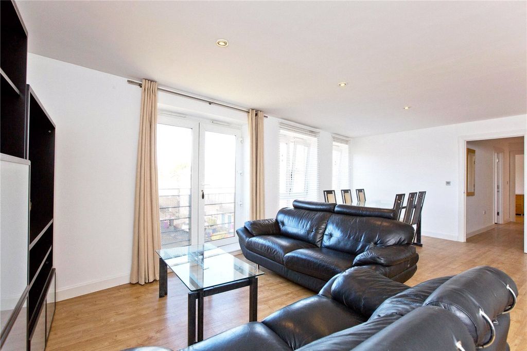 Property photo 2 of 12 Picture No. 01