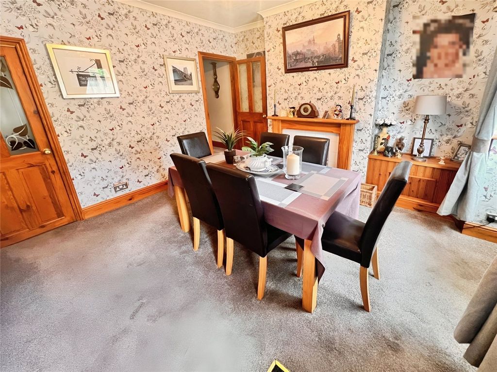 Property photo 3 of 19 Dining Room