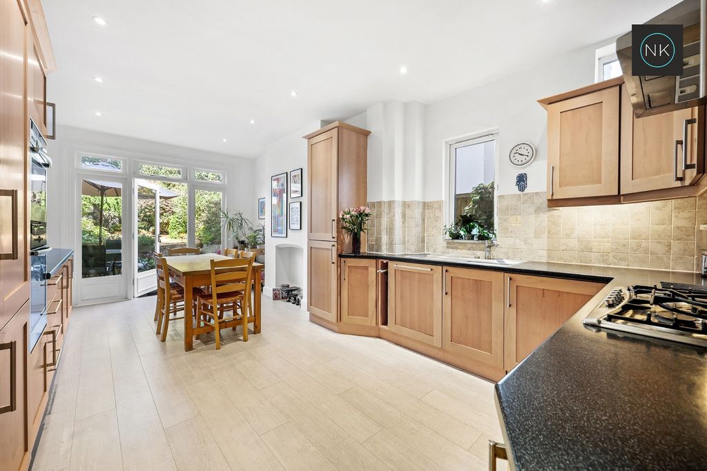 Property photo 3 of 31 5323976