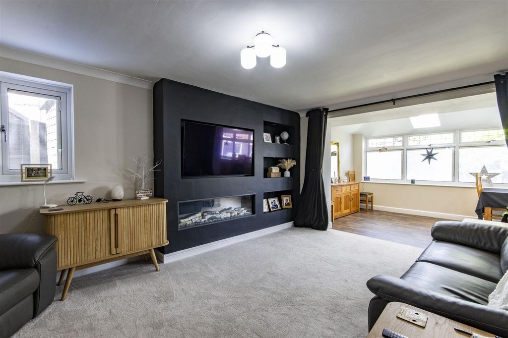 Property photo 2 of 17 Living Room