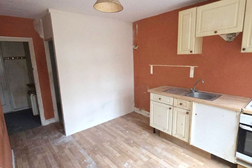 Property photo 3 of 6