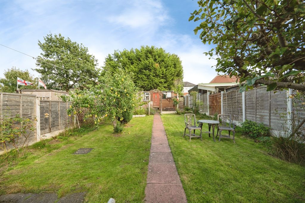 Property photo 2 of 13