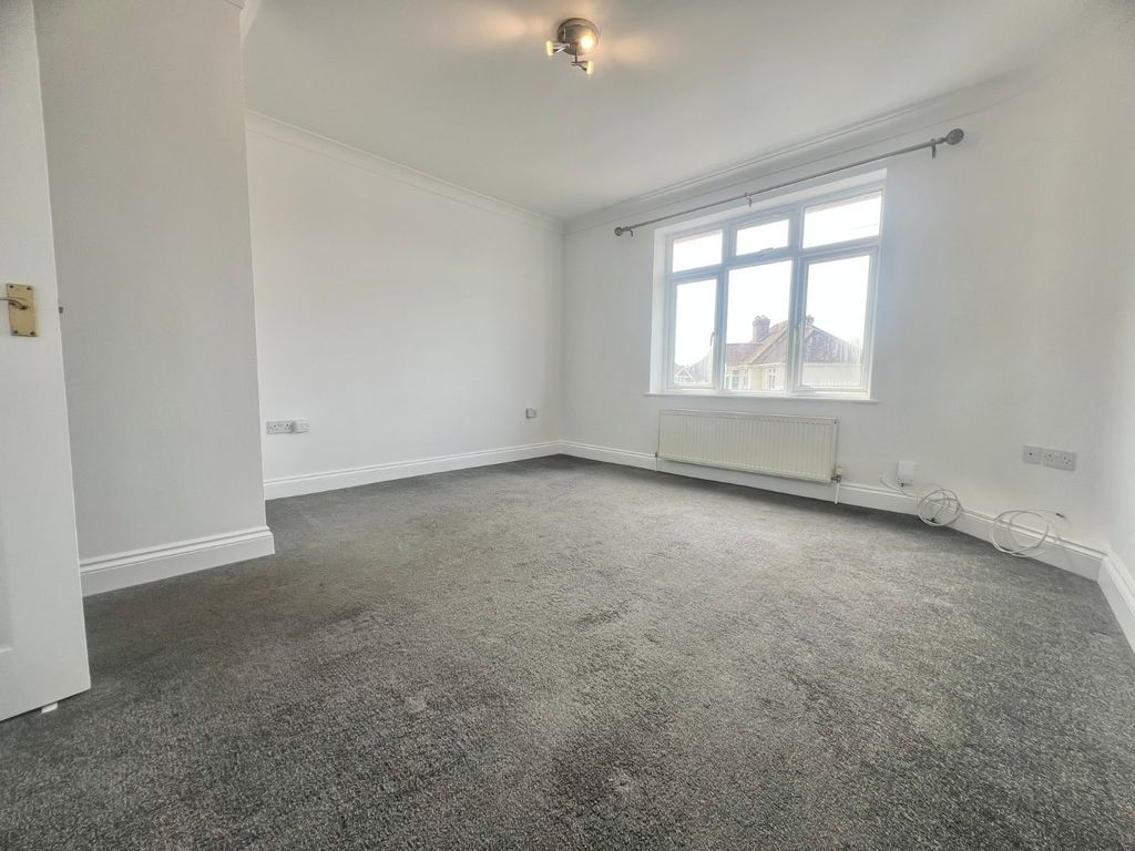 Property photo 3 of 12 Picture No. 04