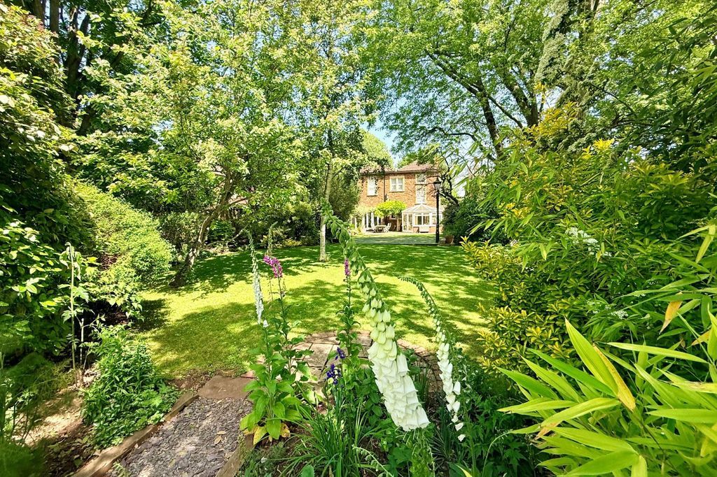 Property photo 1 of 26 Garden