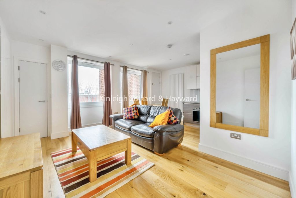 Property photo 1 of 7 8F359E27-6986-4A86-9