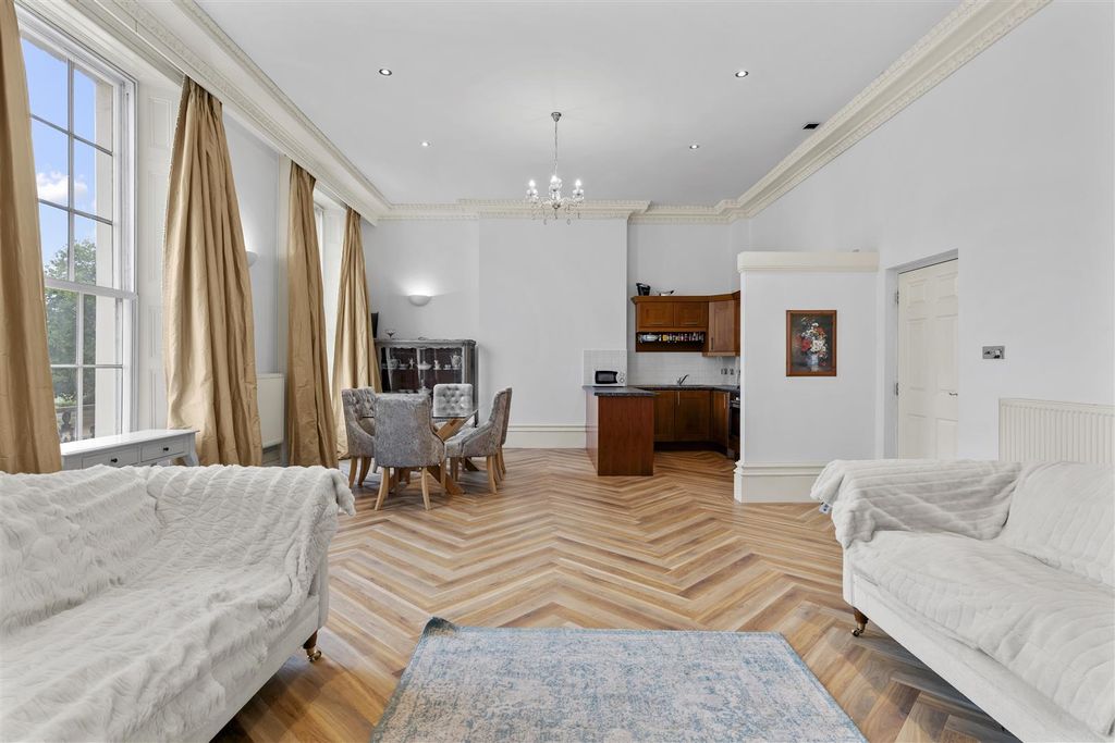 Property photo 3 of 31 P2016698.Jpg