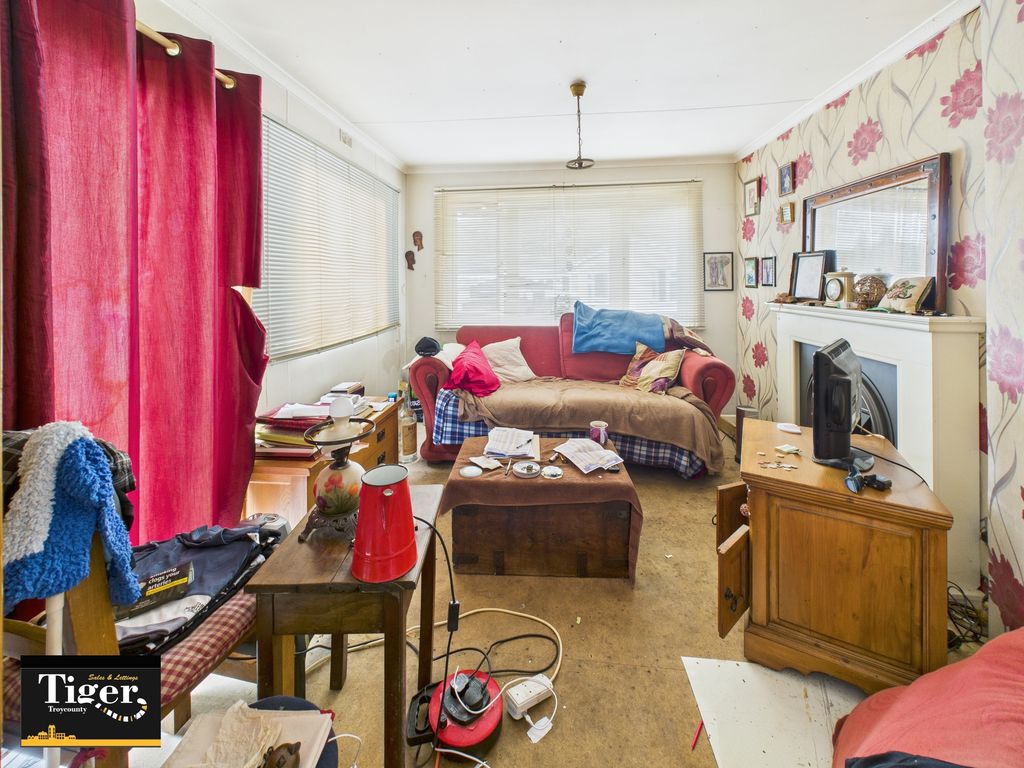 Property photo 2 of 11 Cam02176G0-Pr0736-Still004