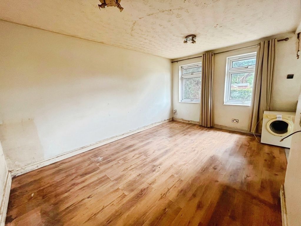 Property photo 2 of 6 Pbox-Img.Jpg