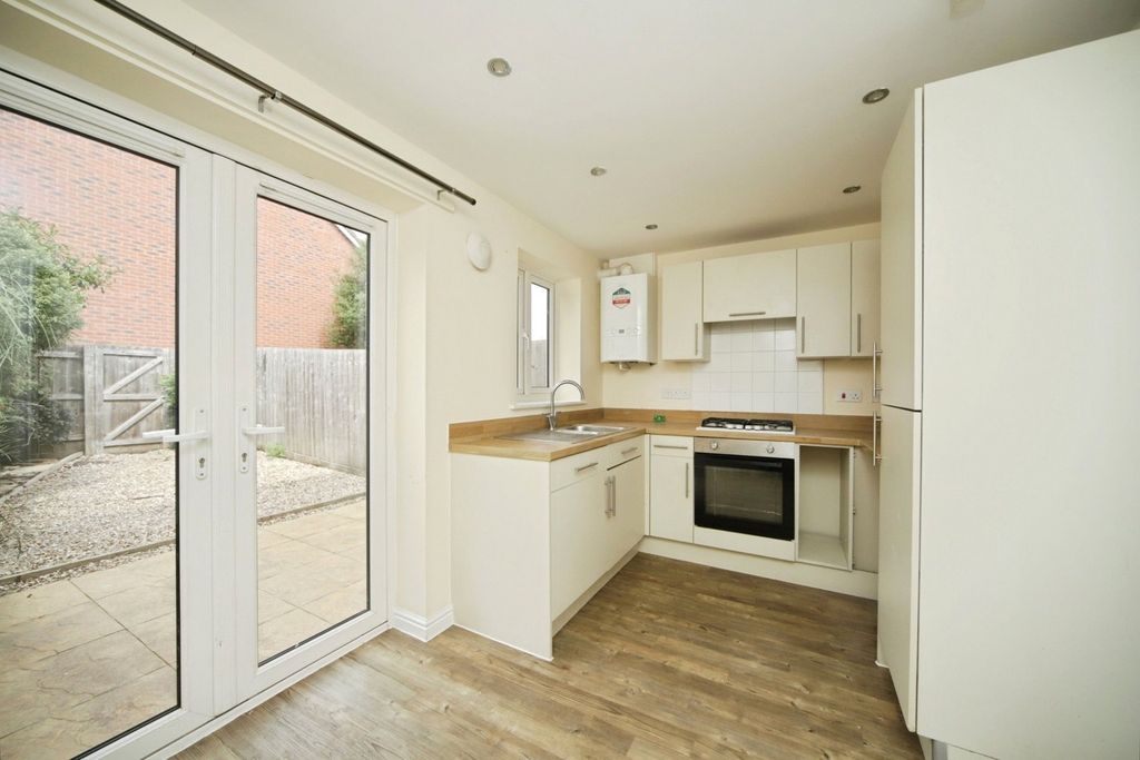Property photo 2 of 16 Picture No. 12