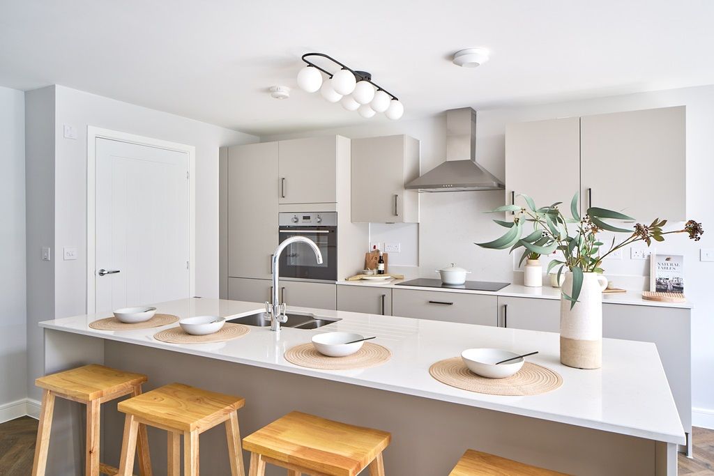 Property photo 3 of 15 Modern Kitchen Features