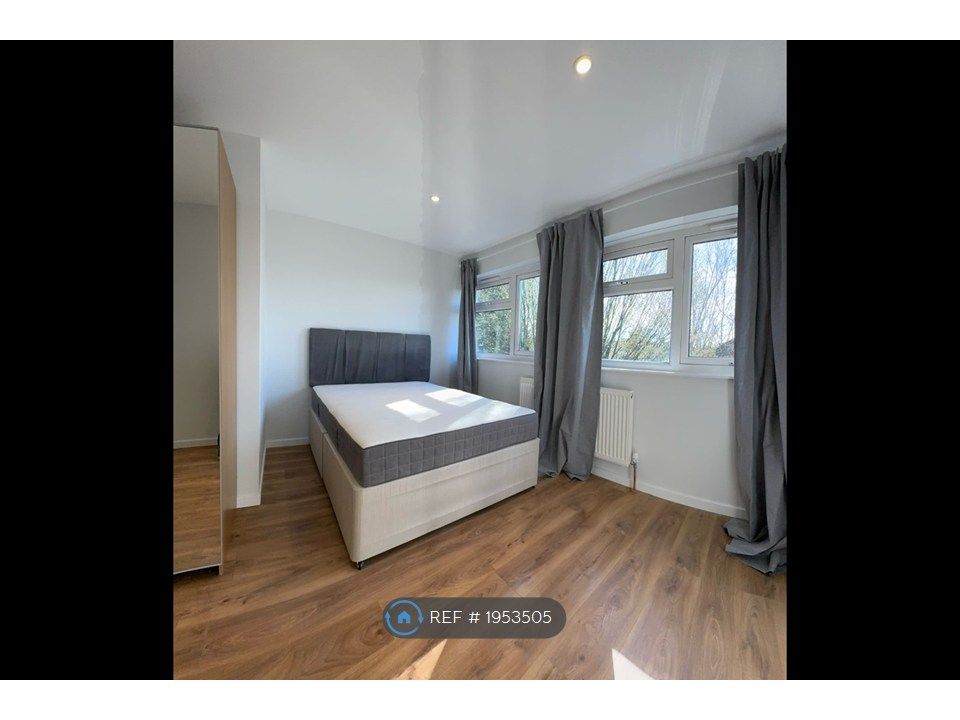 Property photo 1 of 5 En-Suite Room