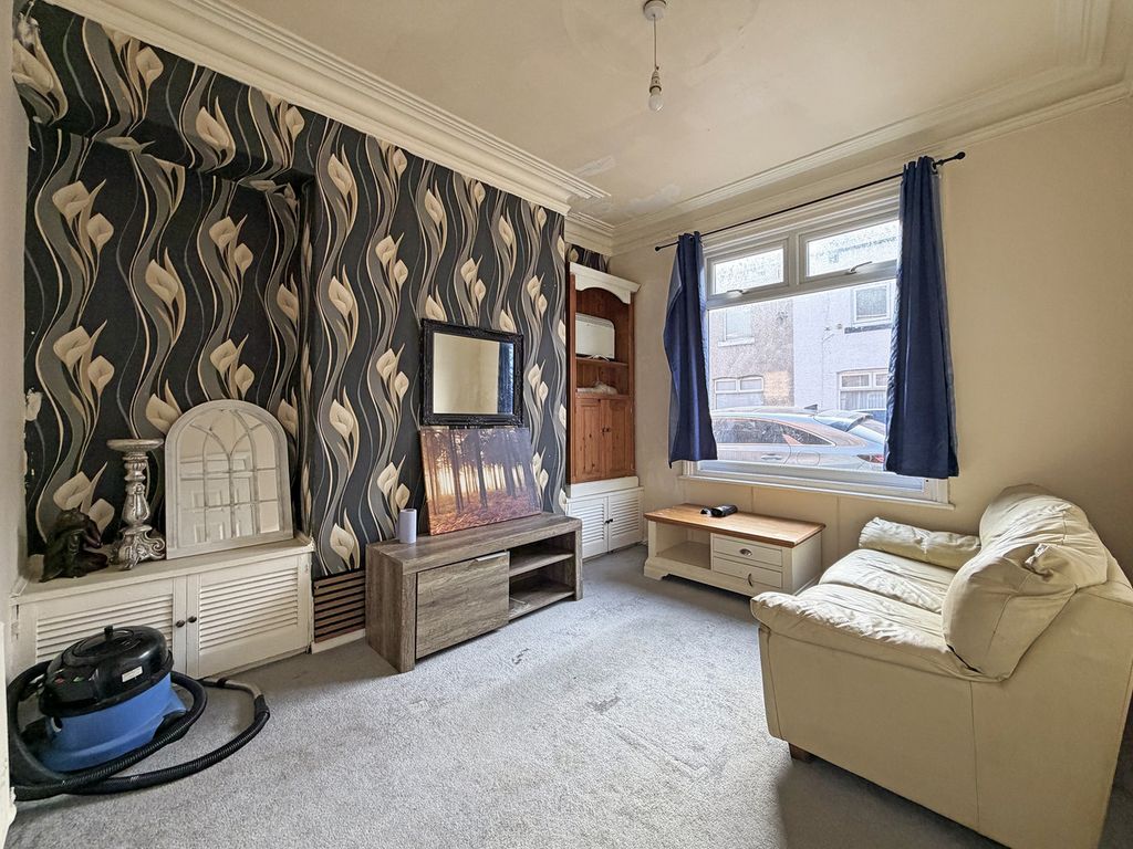 Property photo 2 of 21