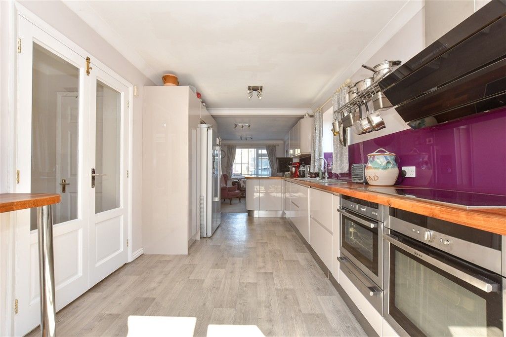 Property photo 3 of 18 Kitchen/ Breakfast Room