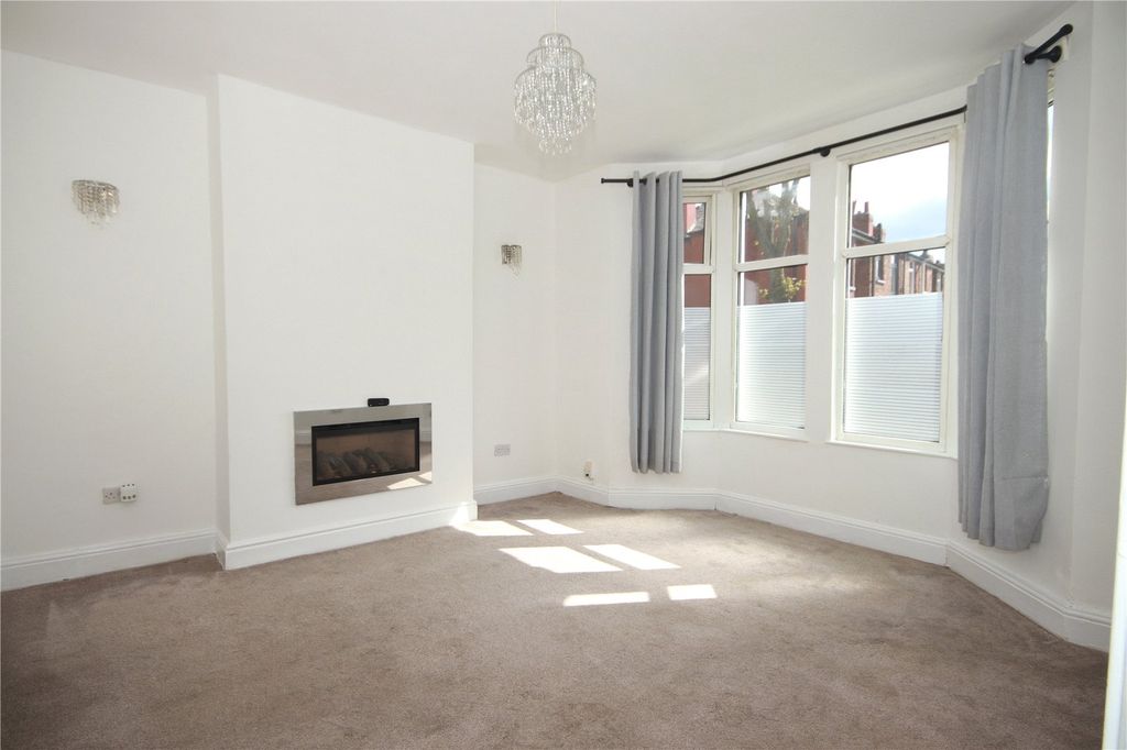 Property photo 3 of 17 Picture No. 18