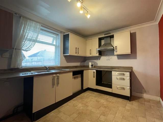 Property photo 3 of 9 Kitchen