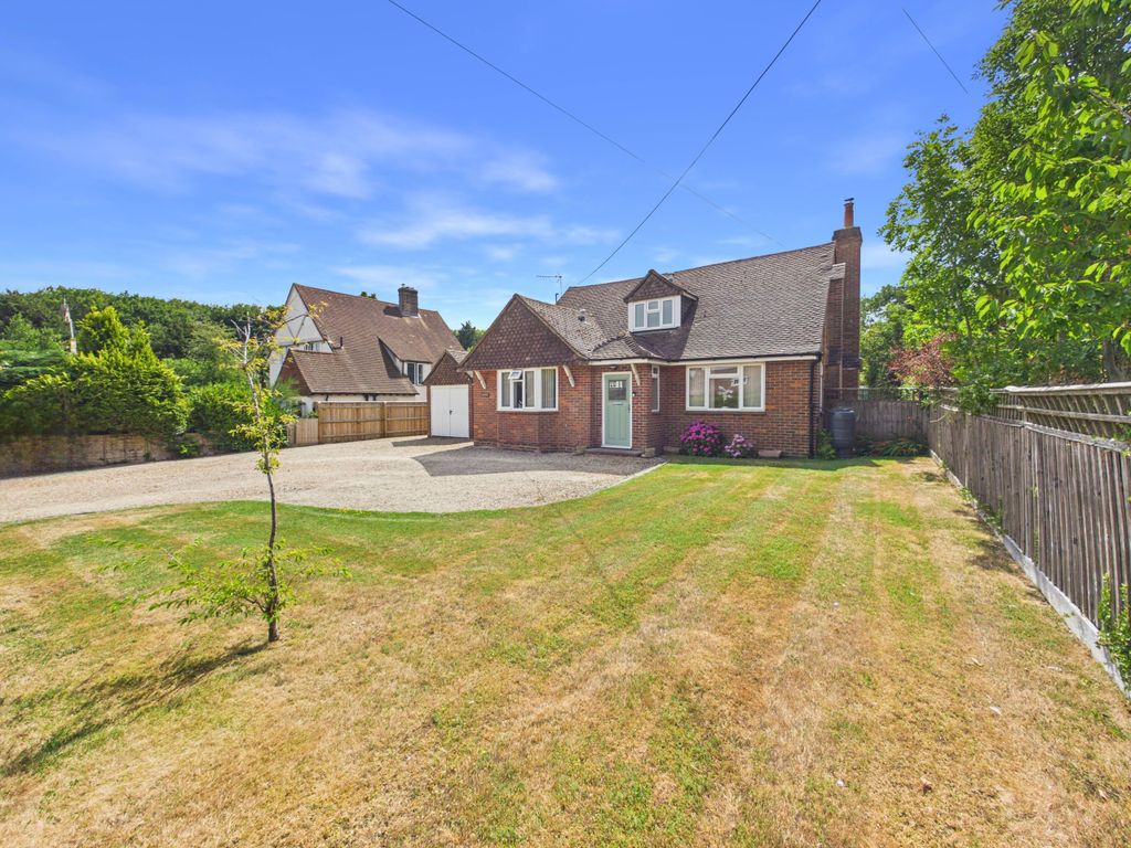 Property photo 1 of 21 Cam01354G0-Pr0747-Still036