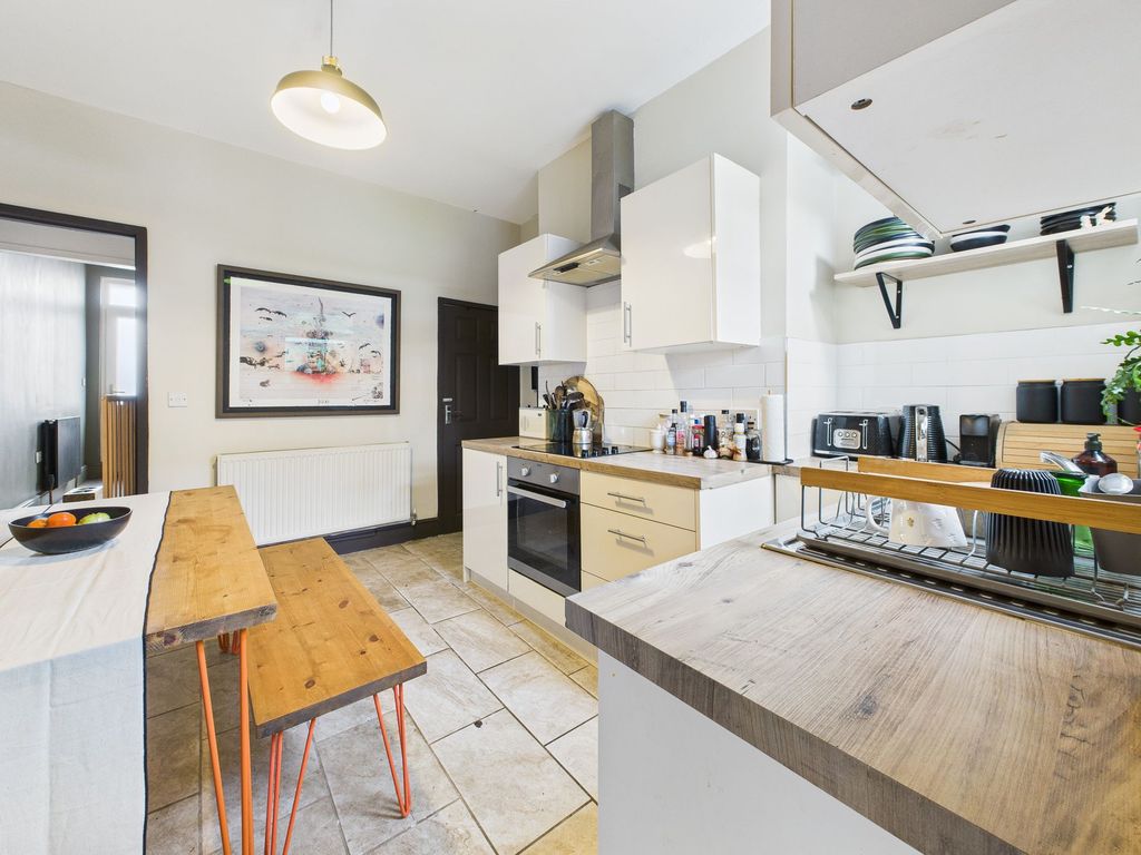 Property photo 3 of 13 Dining Kitchen